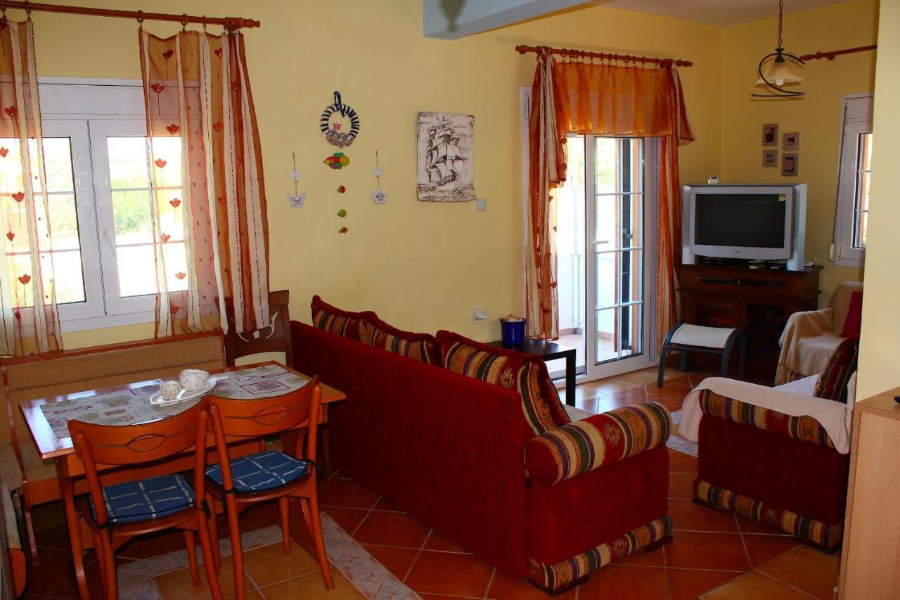 Vanna'S Holiday House Ierissos Exterior photo